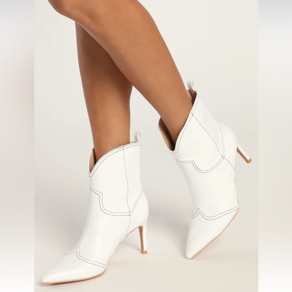 NWT Lulu’s White Boots - Picture 11 of 13
